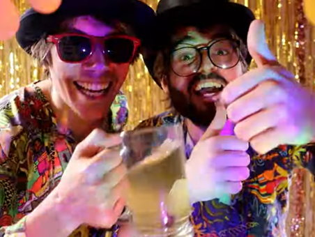 Alcoholvrij carnavalslied: bier is voor watjes