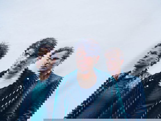 3JS in de studio over hun nieuwe U2 theatertour!