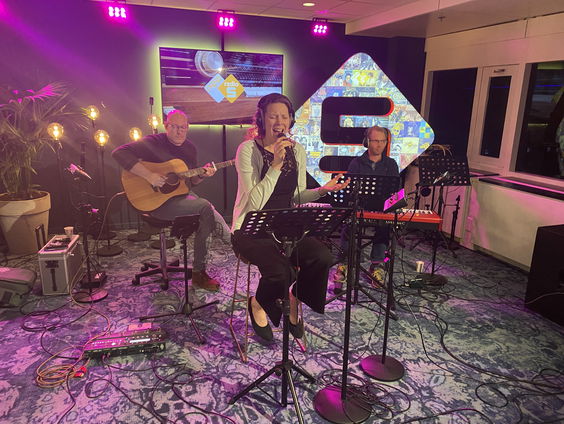 Joyce van Boven live met Kleine Vlinder