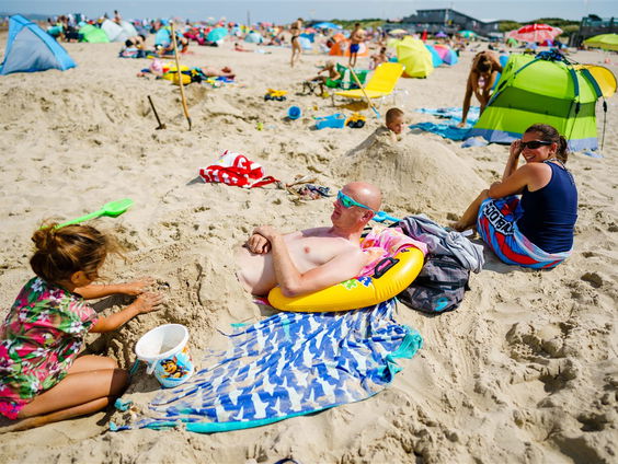 Het 'Doeboek Voor Uitgebluste Ouders' is vanaf nu te lezen!