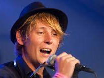 Lucky Fonz III heeft nieuwe single en kiest zijn mooiste lied van Jeroen van Merwijk