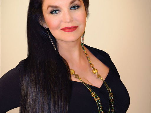 Country Roads: Crystal Gayle