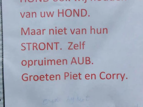 Frederica zet passief agressieve briefjes op de foto