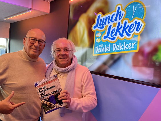 Cees van Nieuwenhuizen over het boek 'Uit de kleedkamer van Parool Sport'.