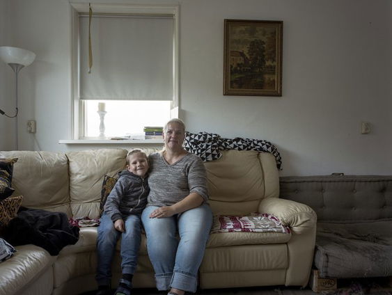 Fotograaf Bert Teunissen geeft gedupeerden van de toeslagenaffaire een gezicht