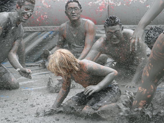 Bijzondere WK's: moddersnorkelen en sausworstelen