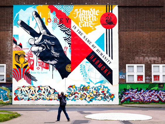 Gigantische nieuwe muurschildering te bewonderen in Amsterdam