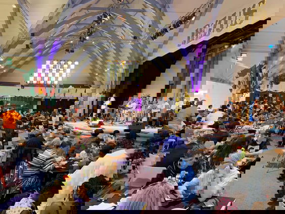 Kerk organiseert luxe kerstdiner voor 800 dak- en thuislozen in Rotterdam