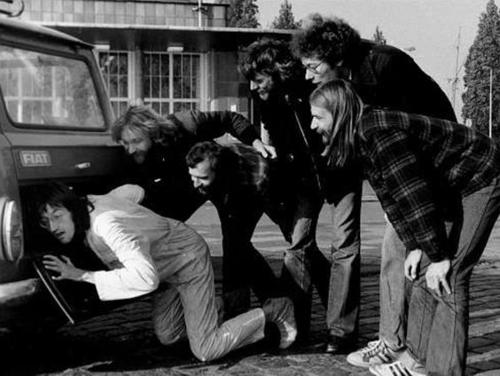 Wim Kerkhof van The Amazing Stroopwafels brengt zelf z'n album bij je langs