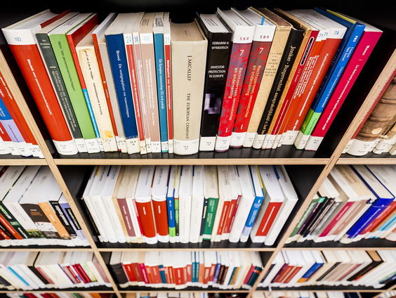 Pieter Stroop van Renen zoekt de mooiste gedichten over Ajax!