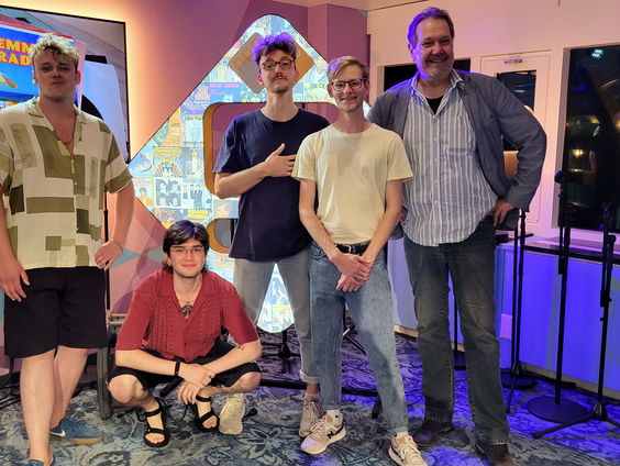 Bovenste Knoopje Open over hun muziek