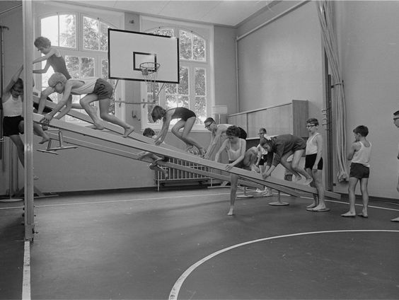 Van nu naar toen: gymlessen op de lager school in de jaren 60