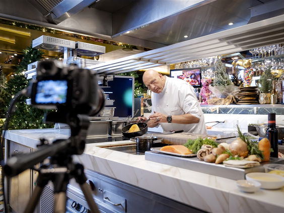 Herman den Blijker over De Kookklunzen!