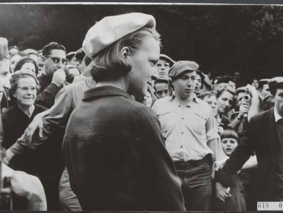 Prinses Irene wordt Spanje uitgezet in 1977. En wie heeft haar beschoten het jaar daarvoor?