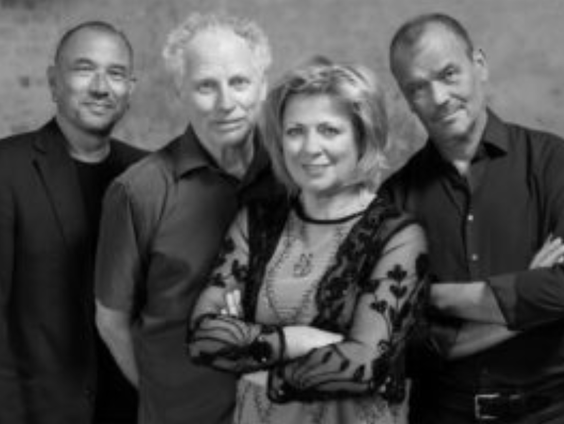 Rieany van Rienne va Plus: 'We zijn eigenlijk begonnen met liedjes spelen op een huwelijksjubileum'