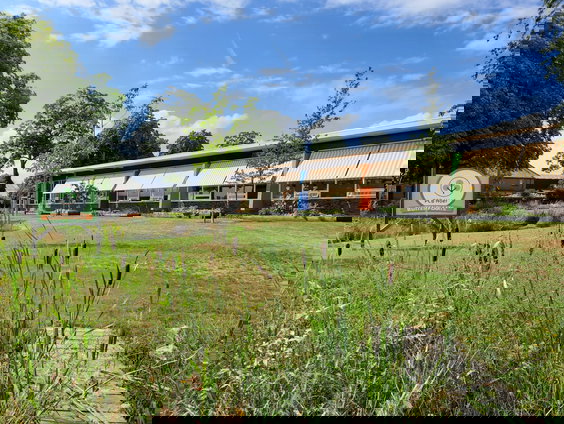 Lerarentekort aangepakt: 'Wij hebben een moestuin en kippenhok'