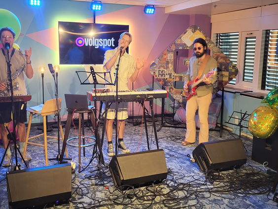 Reinier van Harten en Sander Plukaard live in Volgspot met 'Lucky boy'