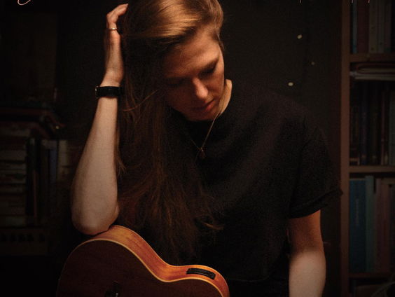 Singer-songwriter Yentl Pool over haar nieuwe single 'Sunny Girl'