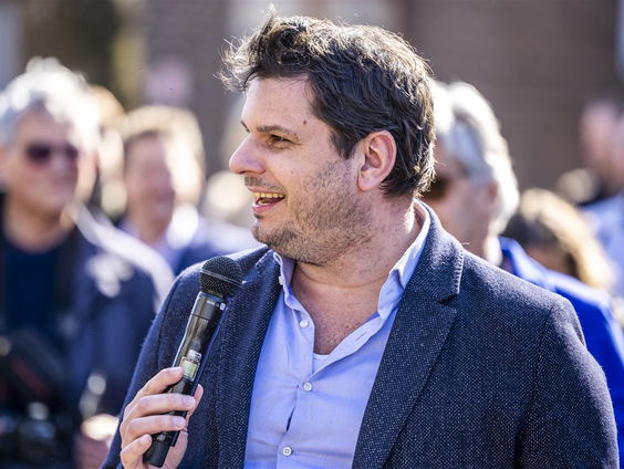 Servé Hermans gaat de musical Grease regisseren