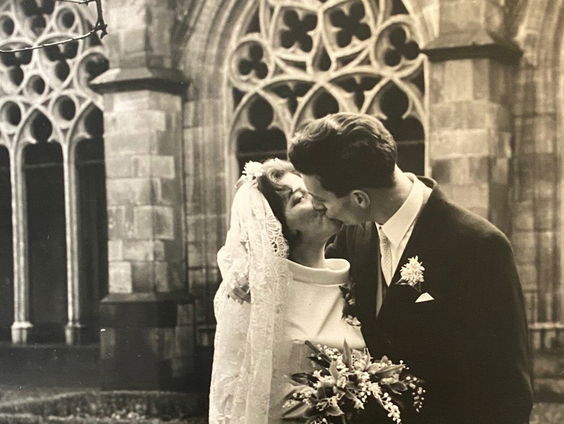 Gewoon getrouwd? Hoe trouwen veranderde tussen 1950 en 1975