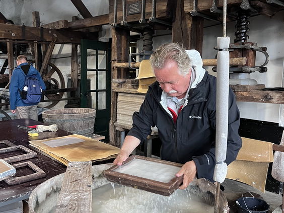 Bezoek aan museum De Middelste Molen: zo werd vroeger papier gemaakt!