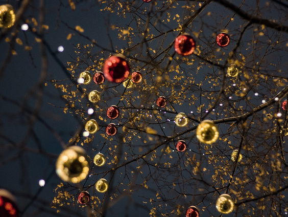 Strakke kerstshow slaat brug met het ware kerstverhaal