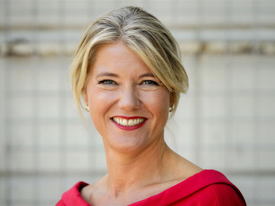 Sandra Ysbrandy kookt voor vrijwilligers van de Voedselbank!