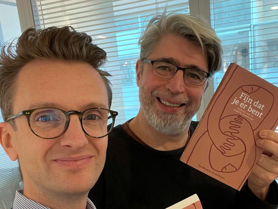 De dag van de mantelzorg: Tijn Elferink over ‘Fijn Dat Je Er Bent'; hét handboek voor de moderne mantelzo ...