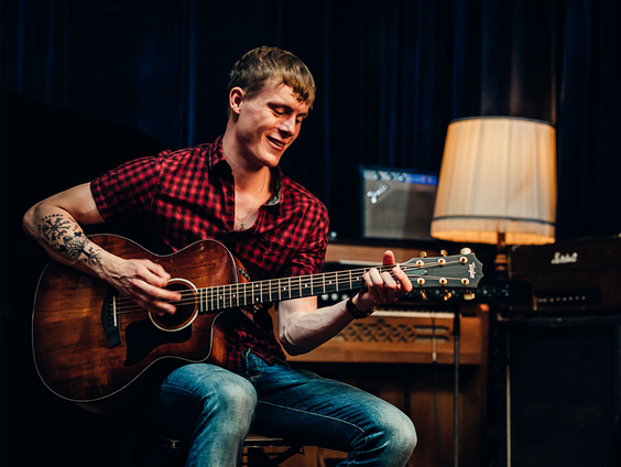 Lucas Nicholas heeft Het regent zonnestralen hertaald