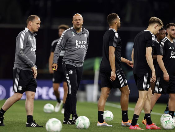 Feyenoord speelt de finale van de Conference League, Trees Muller is al 72 jaar fan