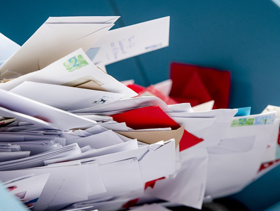 Heeft Yvonne Nieuwland 10.000 kerstkaarten geschreven?