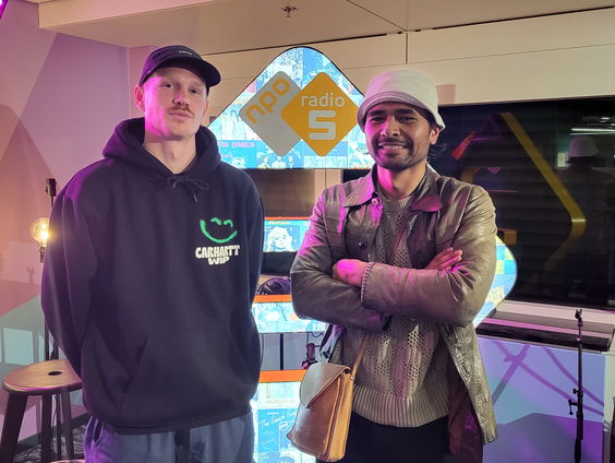 Daan van Citters en Joenoes Polnaija over Kleinkinderen van de Oost