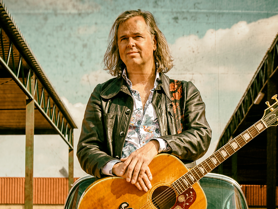 Erwin Nyhoff kruipt in de huid van Elvis Presley