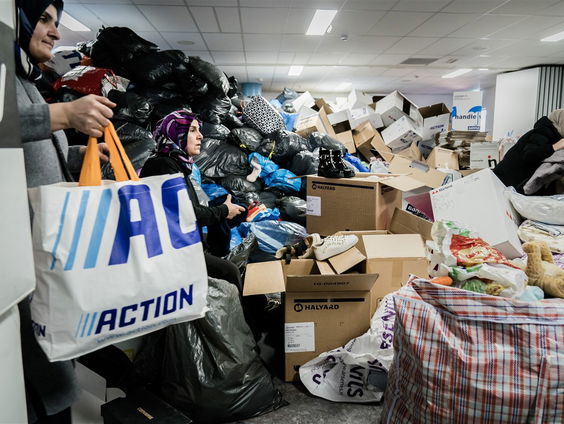 Waarom geven we aan aardbevingsslachtoffers?