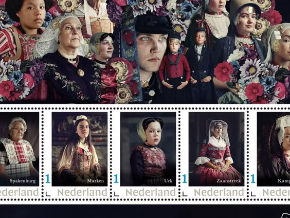 Tess Zondervan staat in Marker klederdracht op nieuwe postzegel