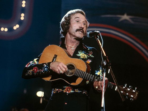 Country Roads: Marty Robbins