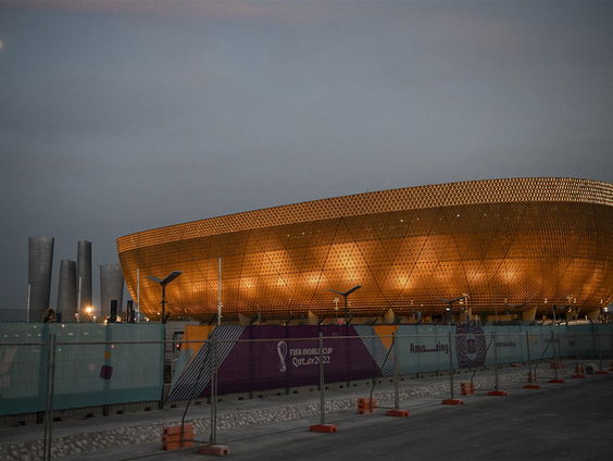 Christenen staan stil bij omgekomen stadionarbeiders Qatar in herdenkingsdienst