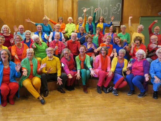 Mieke Hennevelt zingt eerbetoon met haar popkoor ZingjeRot