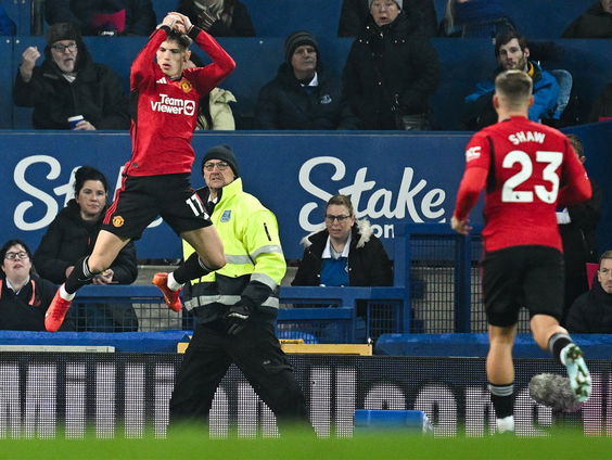 Evert ten Napel over de omhaal van Garnacho