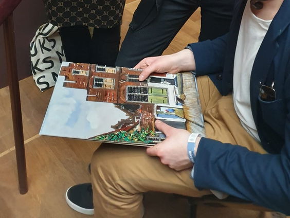 Rondleiding voor blinden en slechtzienden in Rijksmuseum A'dam