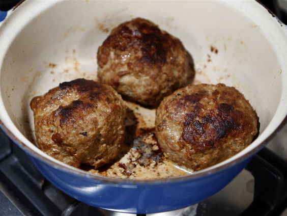 Leo Verhof is de gehaktballenkoning van Waalwijk