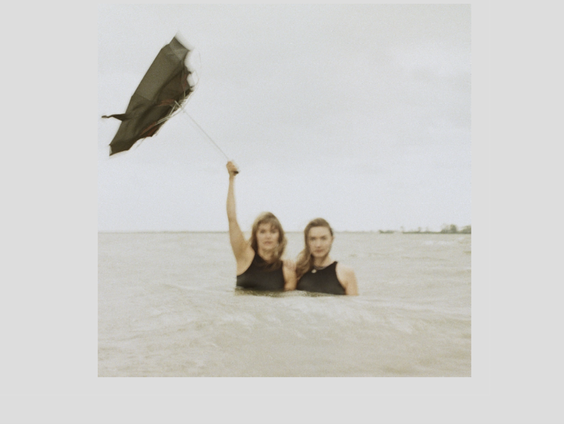 Nieuwe muziek: FRÉ en Anna Sylvia en hun klimaatstrijdlied 'Over Morgen'