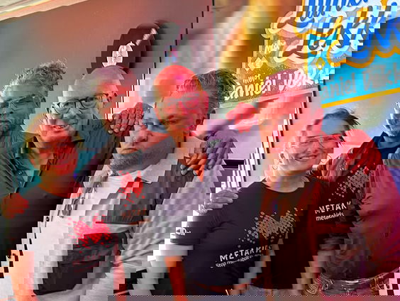 Carly, London en Wesly zetten zich in voor Metakids tijdens Dam tot Damloop