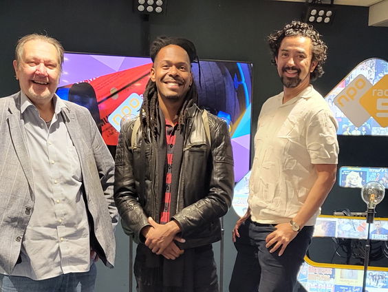 Jörgen Tjon a Fong en Jeangu Macrooy te gast