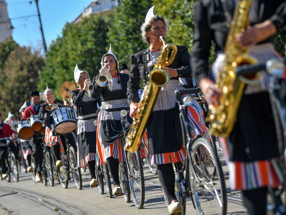 Bicycle Showband Crescendo gaat naar Amerika!