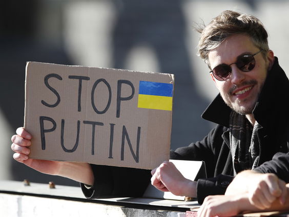 Tobias Klooster van Lux Europae organiseert demonstraties voor Oekraïne!