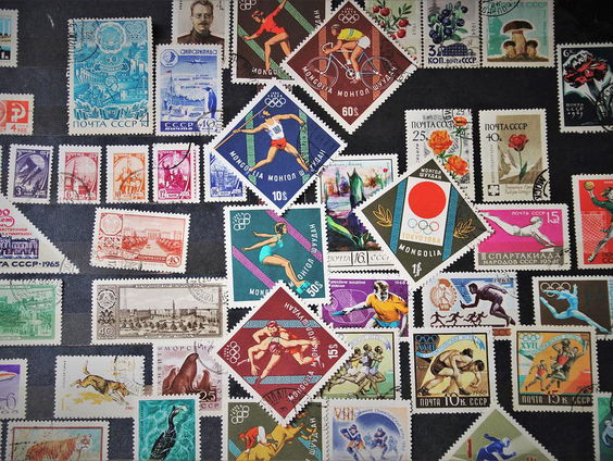 Waarom we postzegels zijn gaan likken