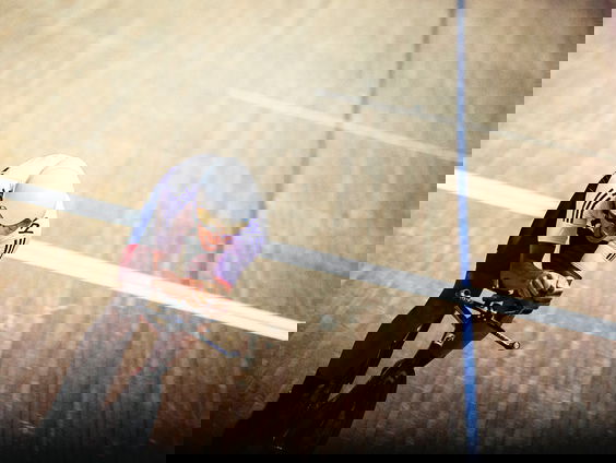 Atty (76) doet recordpoging op de wielerbaan