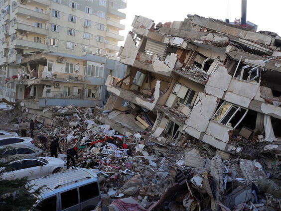 Turkije en Syrië helpen vanachter je computer