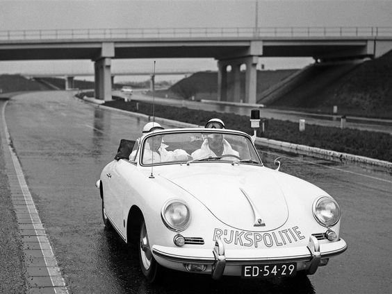 In de jaren 70 flitste de politie er op los op de snelwegen